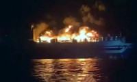 Yunanistan'da yolcu gemisinde yangın çıktı