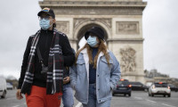 Fransa'da maske zorunluluğu kalktı
