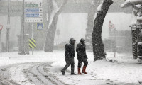 İstanbul'un üzerini kar kapladı: Mega kentte zor saatler
