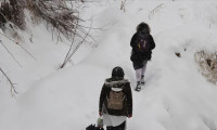 Kar yağışı yurt genelinde etkili oluyor: Bazı il ve ilçelerde eğitime ara verildi