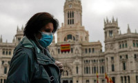 İspanya kapalı alanda maske zorunluluğunu kaldırdı