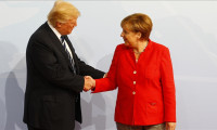 Trump: Merkel'e beyaz bayrak gönderdim