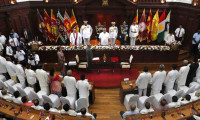 Sri Lanka'da tüm bakanlar istifa etti