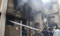 Pakistan'da  bir petrol deposunda yangın çıktı