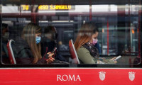 İtalya'da toplu taşımada maske kullanımı zorunlu olmaya devam edecek