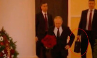 Putin'in nükleer çantasını taşıyan albay başından vuruldu