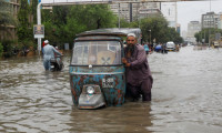 Pakistan'daki yağışlar yüzünden 27 kişi yaşamını yitirdi