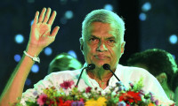 Sri Lanka'da geçici devlet başkanı parlamentoda yemin etti