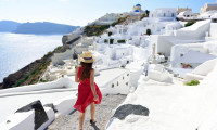 Yunanistan tatile çıkana para yardımı yapacak