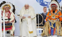 Papa Francis Kanada'da yerlilerden af diledi