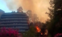 Marmaris'te korkutan yangın: Alevler otele sıçradı