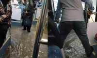 İETT otobüslerini su bastı, yolcular zor anlar yaşadı