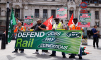 Birleşik Krallık'ta kamu çalışanları greve gidiyor