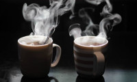 Sıcak çay ve kahve içmek, yemek borusu kanserine yol açıyor