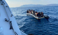 İzmir açıklarında 38 göçmen yakalandı, 136 göçmen kurtarıldı