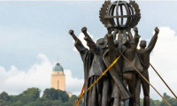 Finlandiya, Moskova’nın bağışladığı ‘Dünya Barışı’ anıtını kaldırdı