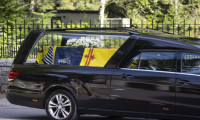 Kraliçe 2.Elizabeth'in cenazesi Balmoral Kalesi'nden Edinburgh'a taşınıyor