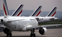 Air France grev nedeniyle uçuşların yarısını iptal etti
