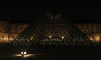 Louvre Müzesi'nde erken karartma başladı
