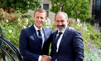 Macron, Ermenistan Başbakanı Paşinyan ile görüştü