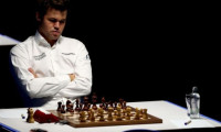 Satranç şampiyonu Hans Niemann hile ile suçlandı