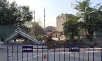 İstanbul'da hafriyat çalışmasında yol çöktü