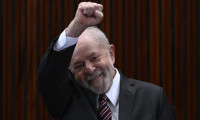 Brezilya'da  Lula da Silva görevi devraldı