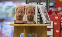 Prens Harry'nin kitabı Spare satışa çıktı