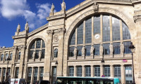 Paris'te tren garında bıçaklı saldırı: Yaralılar var