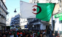 Cezayir’de askeri helikopter düştü, 3 kişi öldü