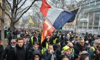 Fransızlar emeklilik reformuna karşı greve gidiyor