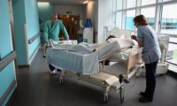İngiltere'de hastalar otellere yerleştiriliyor