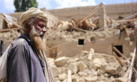 Afganistan'da depremzedelere ilk yardım Türkiye'den 