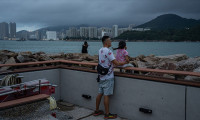 Hong Kong'da tayfun alarmı