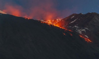 Etna Yanardağı, İtalya'yı alarma geçirdi