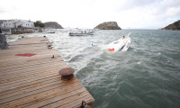 Fethiye ve Bodrum'u fırtına vurdu, tekneler battı