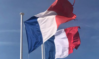 Fransa'da tartışmalı yasa kabul edildi