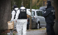Almanya‘da polis, elinde bıçak olan bir kişiyi öldürdü!