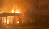 Sancaktepe'de bir restoran alev alev yandı
