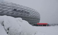Allianz Arena'nın çatısında helikopterli temizlik