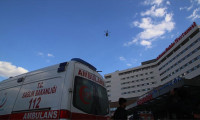 Yaralı depremzedeler, helikopterle Adana'ya sevk ediliyor