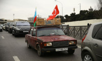 Depremzedelere yardım ulaştırmaya çalışan Azerbaycanlı Türkiye'ye gelecek