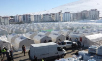 İran'dan Türkiye'ye çadır yardımı