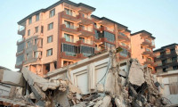 Depremde yıkılan evden emlakçı da sorumlu