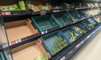 İngiltere'de bazı marketler sebze meyvelerin satışına sınırlama getirdi
