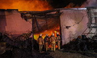 Çatalca'da yangın: İki fabrika küle döndü