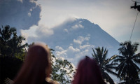 Endonezya'daki Merapi Yanardağı faaliyete geçti