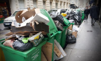 Salgın kapıda: Paris çöpe boğuldu!