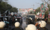 Pakistan'da İmran Han'ın destekçileriyle polis arasında çatışma
