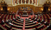 Fransa’da tartışmalı emeklilik reformu Senato’da kabul gördü